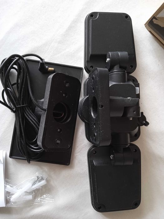 Вуличний світильник LED на сонячній панелі, з датчиком руху.