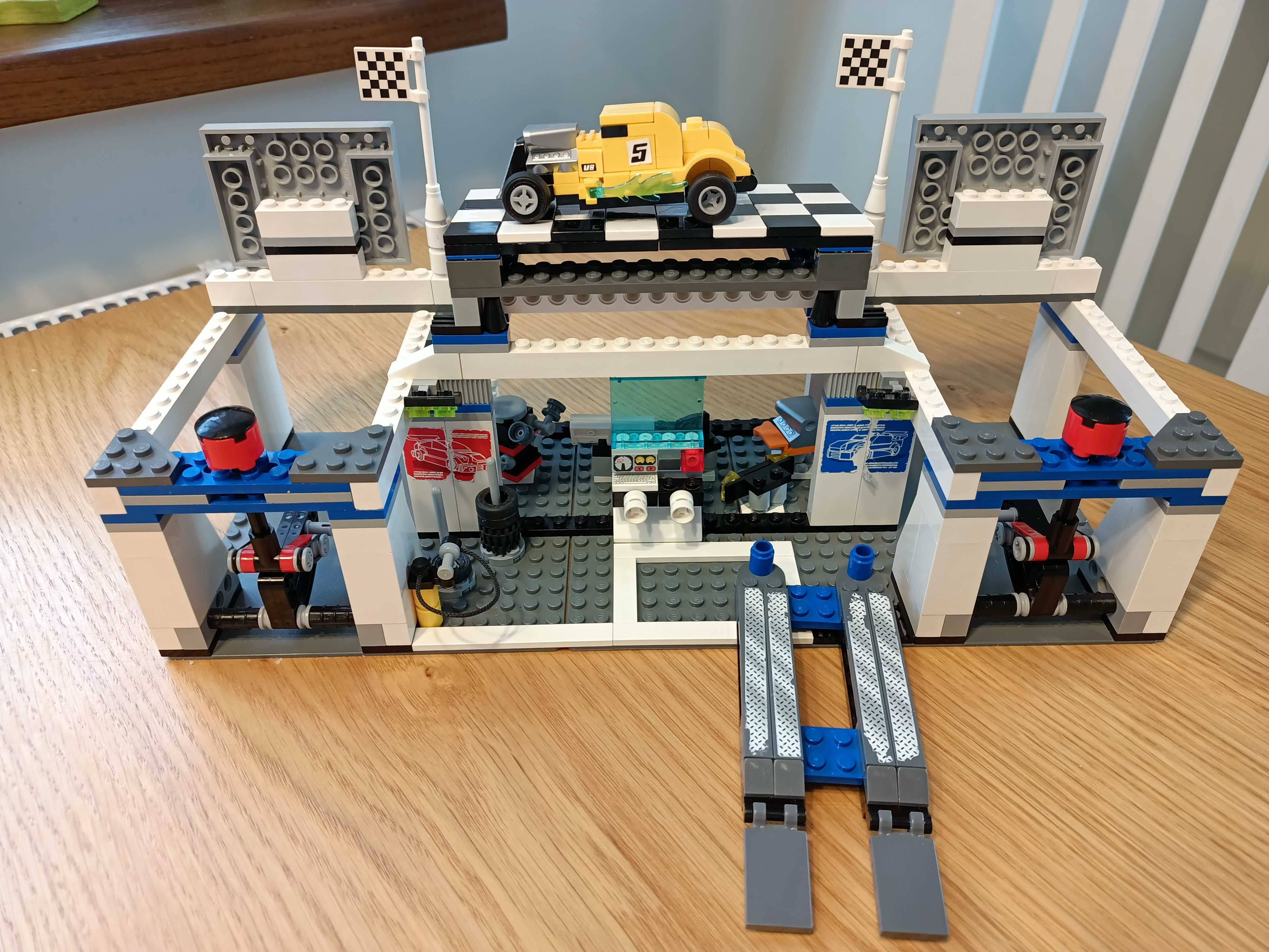 LEGO Racers Warsztat Tuningowy 8681