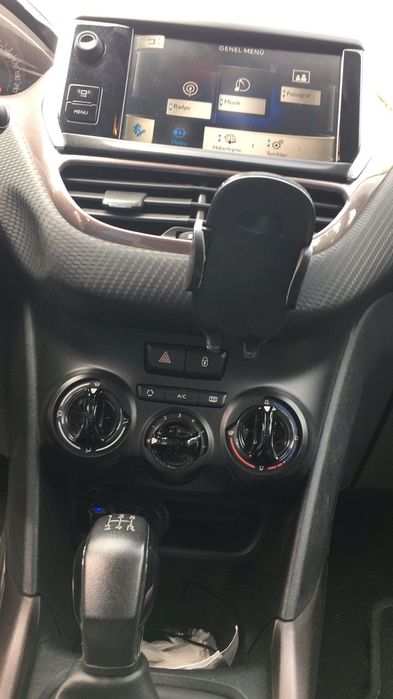 Peugeot 2008 мини-кроссовер 2014 года