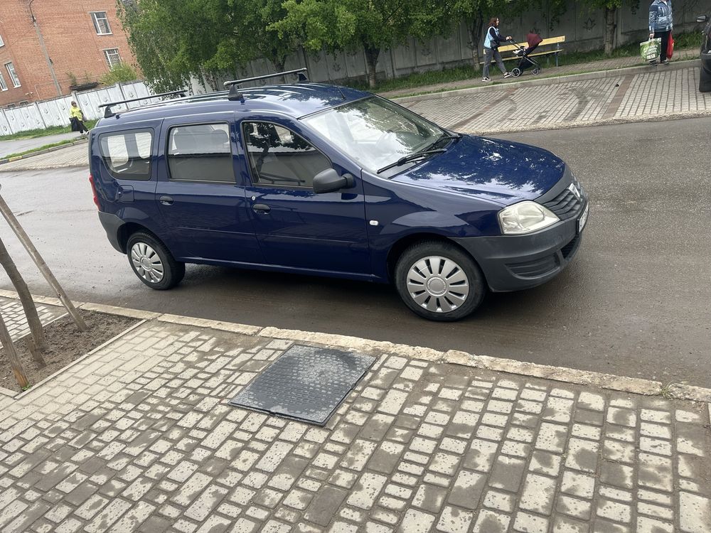 Dacia Logan 2009 рік