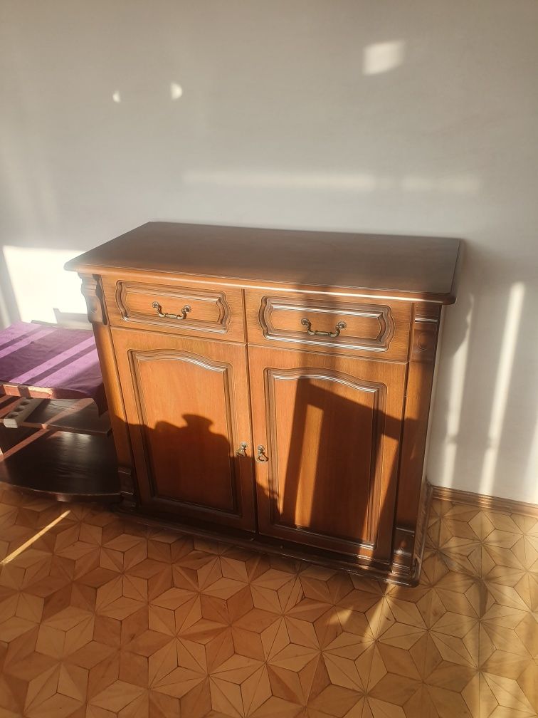 Meble vintage do salonu