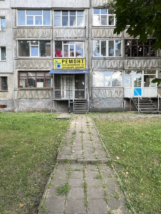 Помещение Харьковская 58б Два отдельных выхода