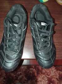 Жіночі кроси,чорні 37 розмір