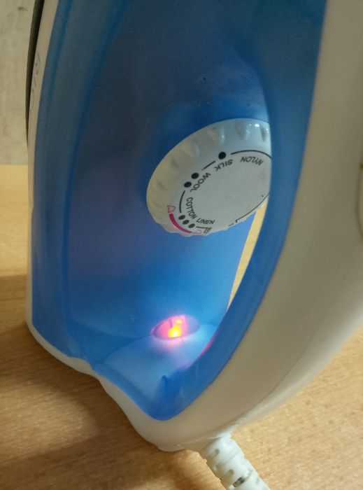 Żelazko parowe RICCO moc 1200W