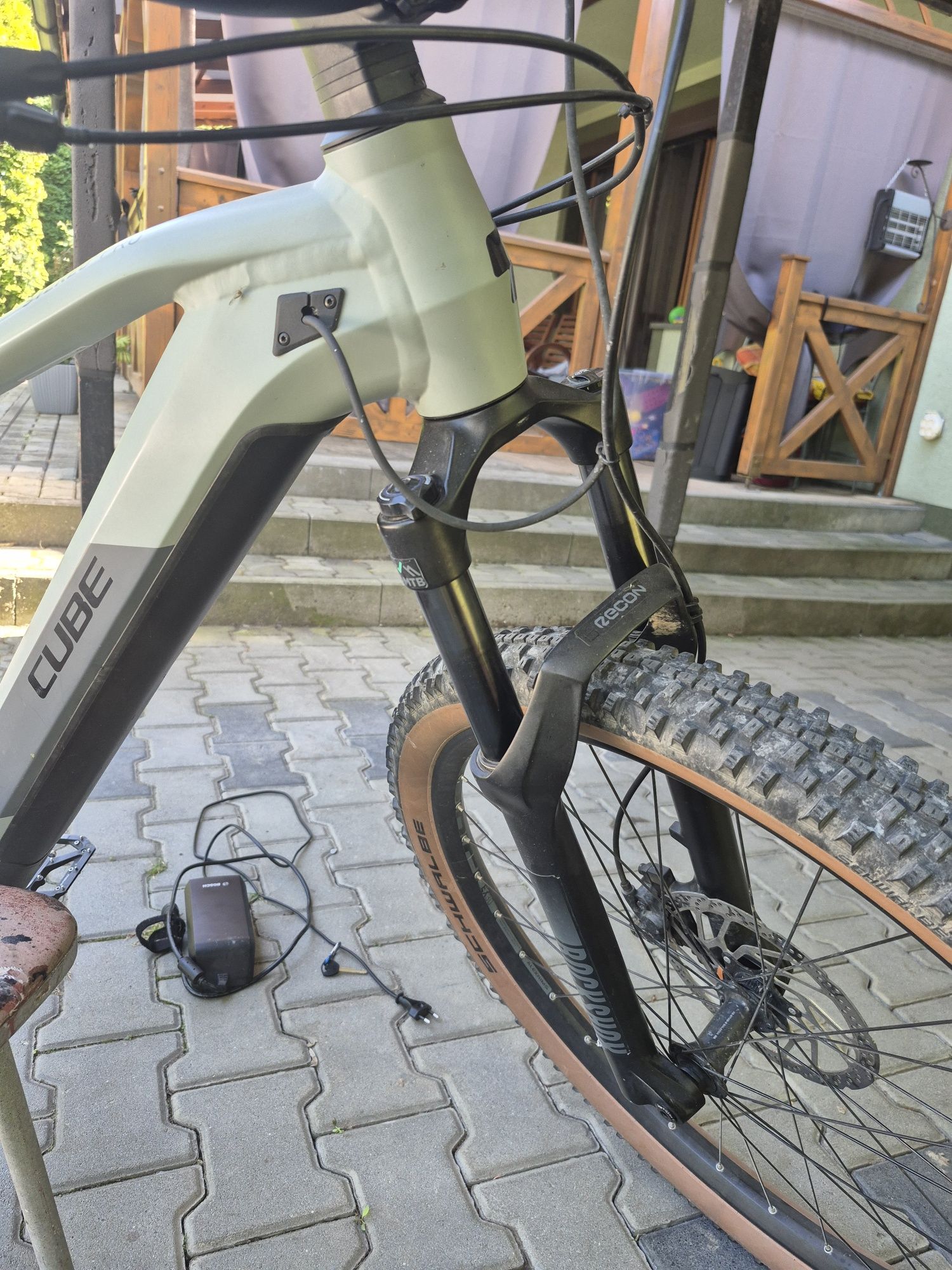 Rower elektryczny Cube stereo pro 120