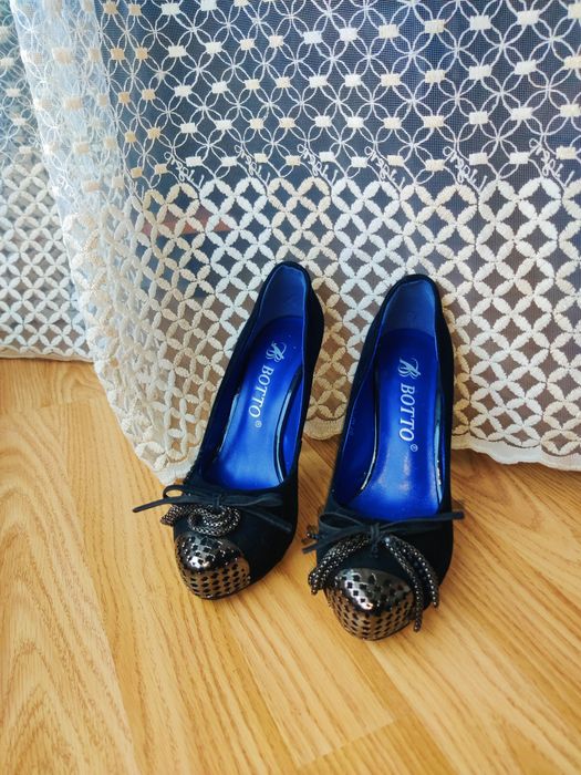 Туфлі чорні замшеві