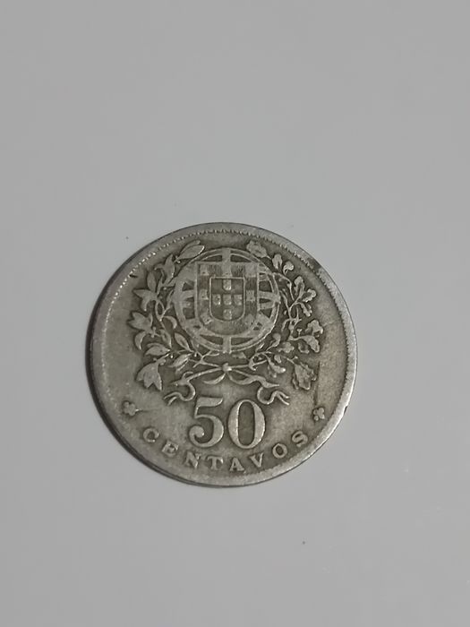 Moedas 50 centavos  a mais antiga e de ano 1930