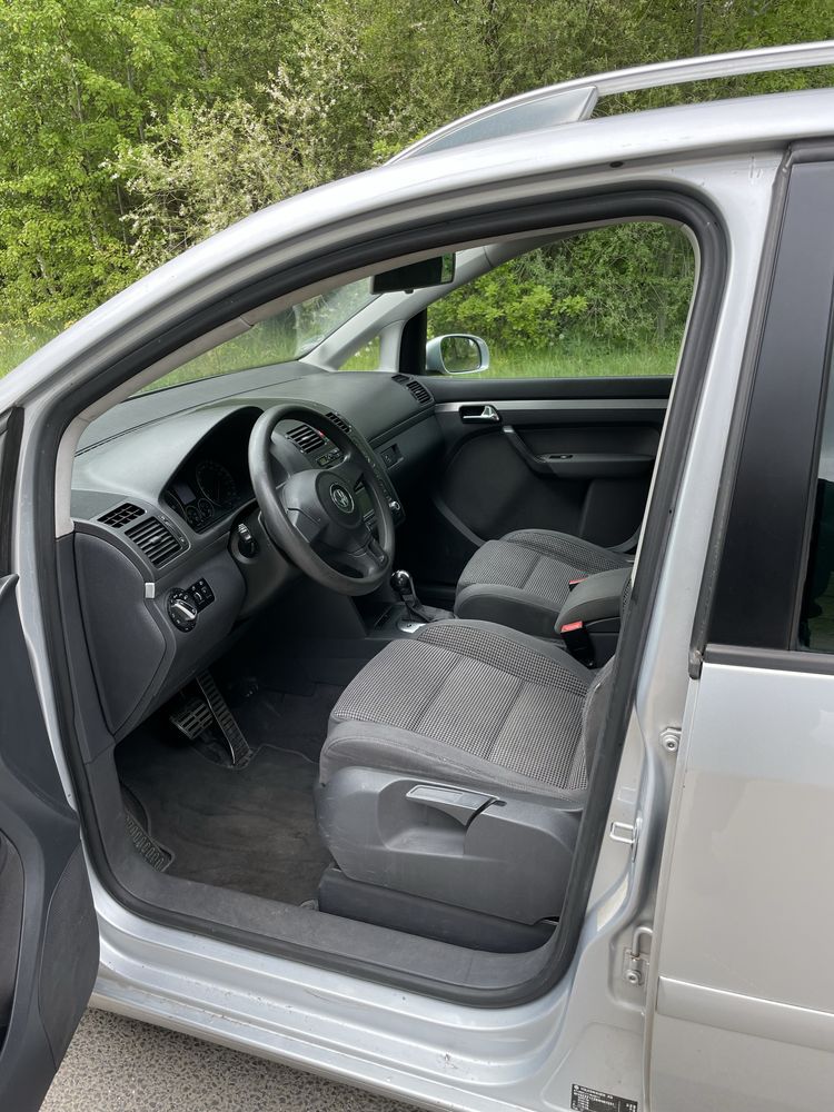 VW Touran 2.0 TDI w bdb stanie