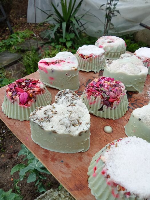 Sabonetes artesanais feitos à mão