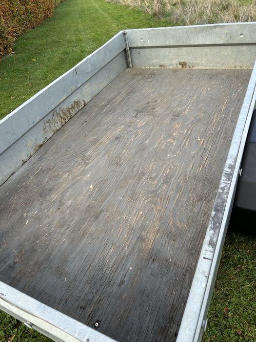 Przyczepka samochodowa