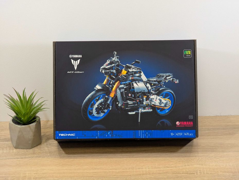Конструктор Technic Yamaha MT-10 SP / 1478 деталей /