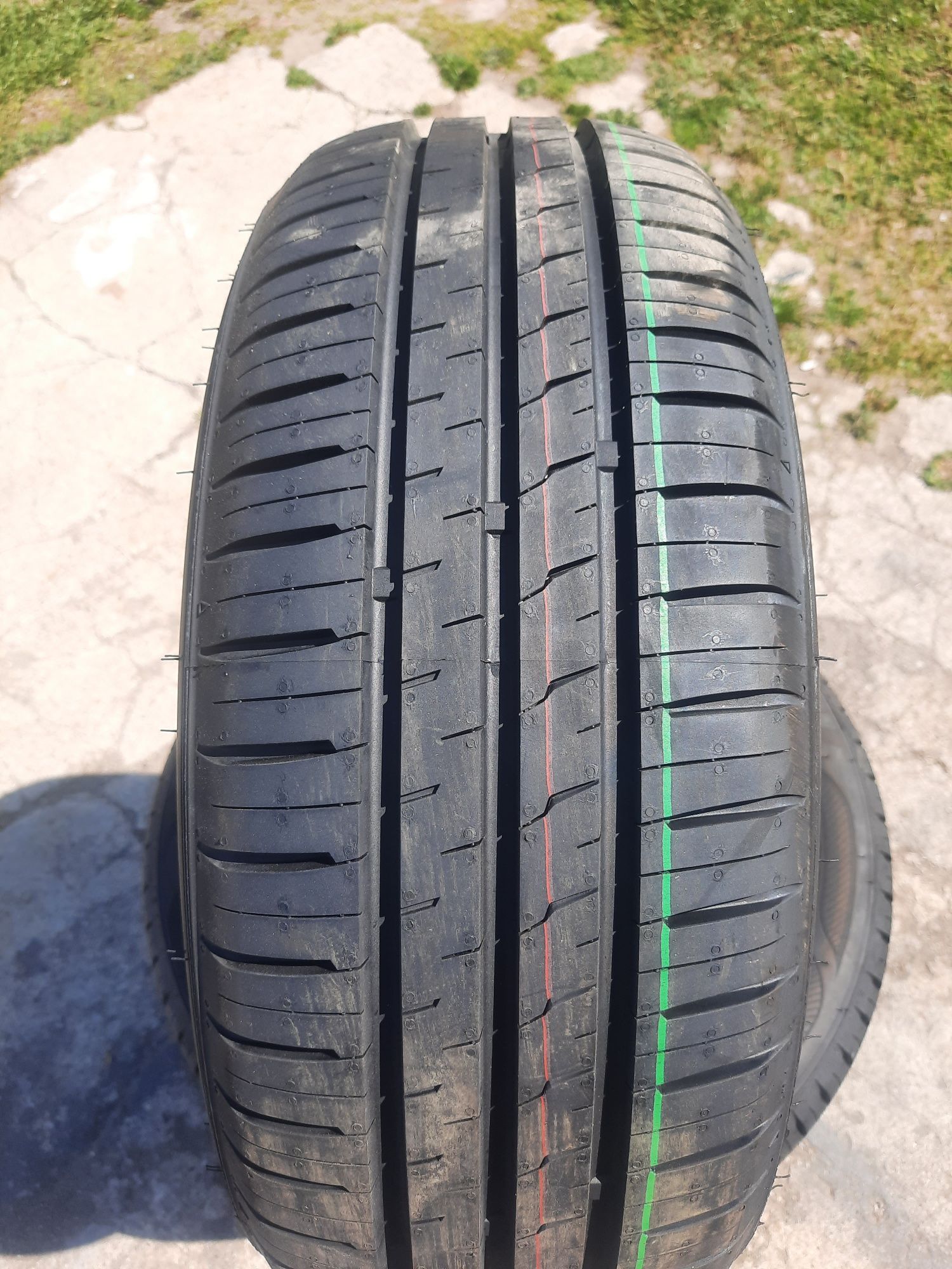 Komplet opon letnich 185/55/R15
