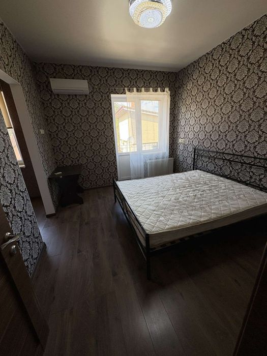 Сдам отличный дом 4 к 150 м Киевский район, можно с собакой большой !