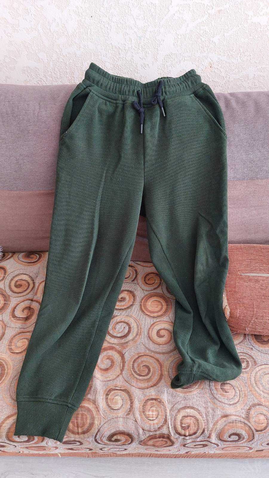 Продам спортивний жіночий костюм