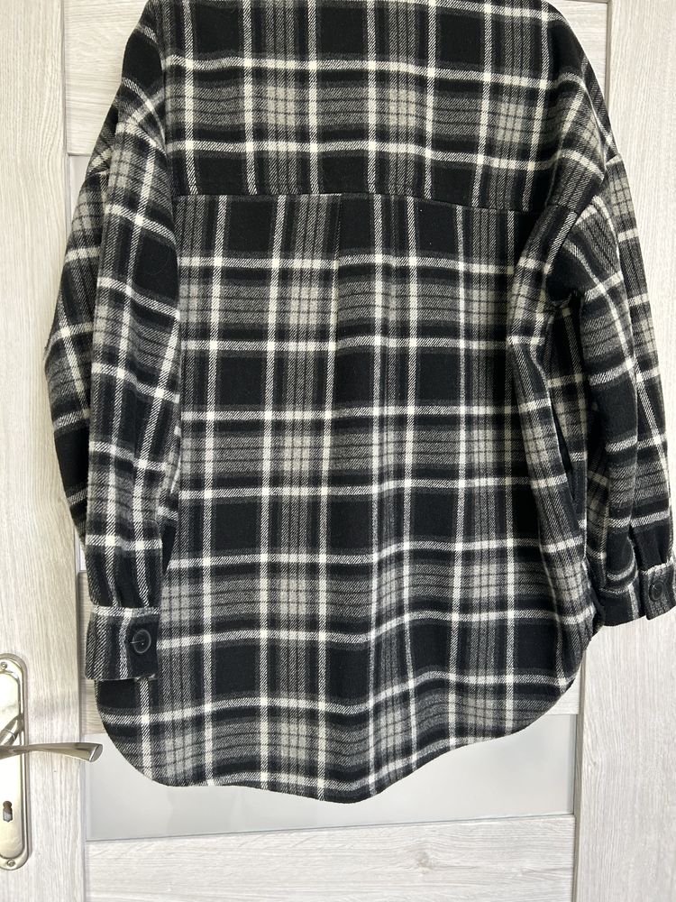Kurtka koszulowa w kratke bershka m-l