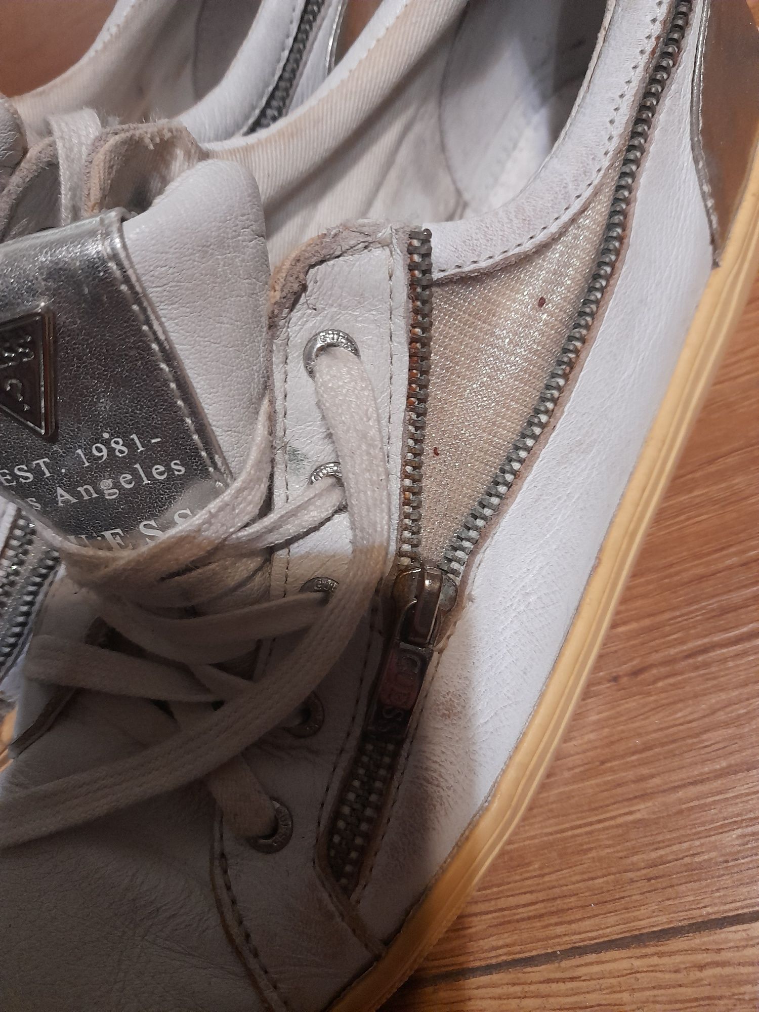 Buty guess            .