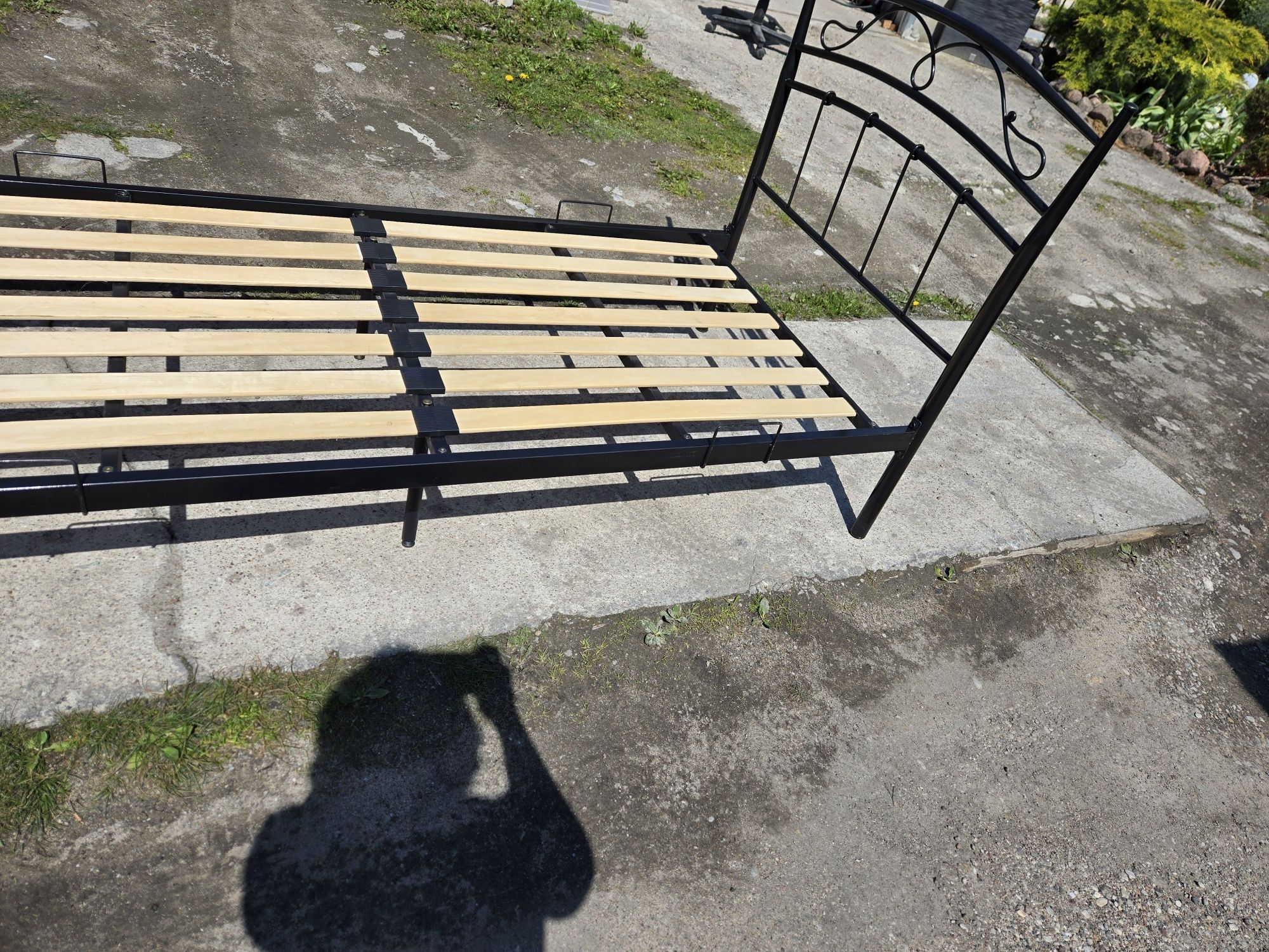 Łóżko loft młodzieżowe metalowa rama