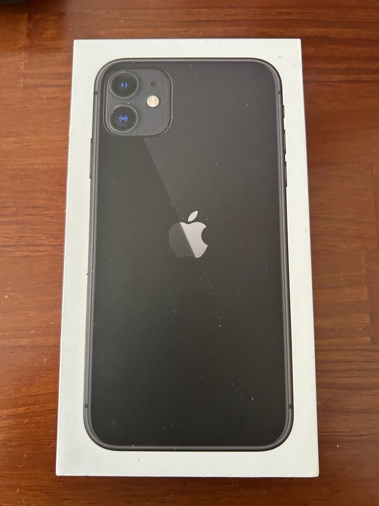 Iphone 11  cor preta de 64 GB