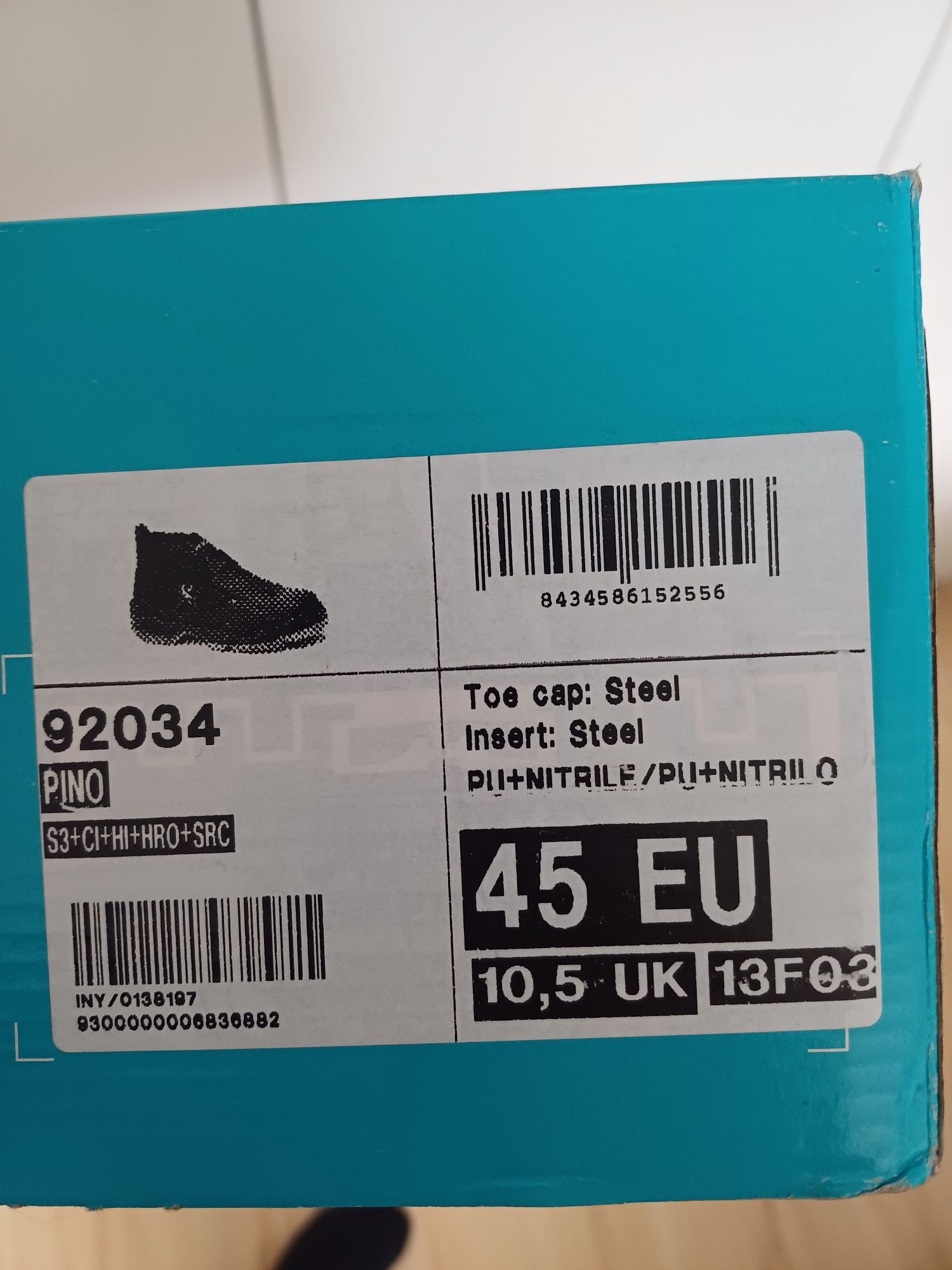 Buty robocze wzmacniane