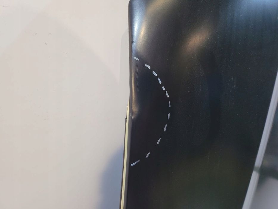 Audi A8 D4 maska pokrywa silnika uszkodzona  13657