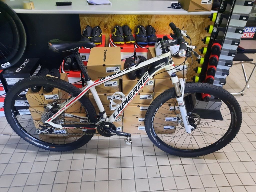 Lapierre btt bem equipada impecavel