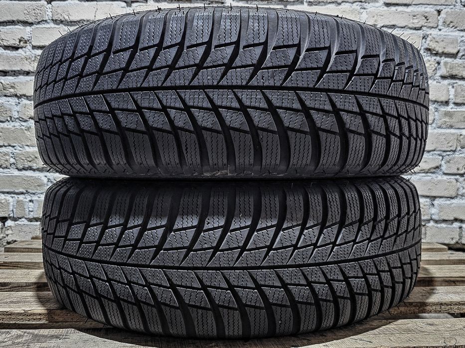 Пара зими 215/65r17 Bridgestone | 9mm | 2023 | Hungary | Преміум шини