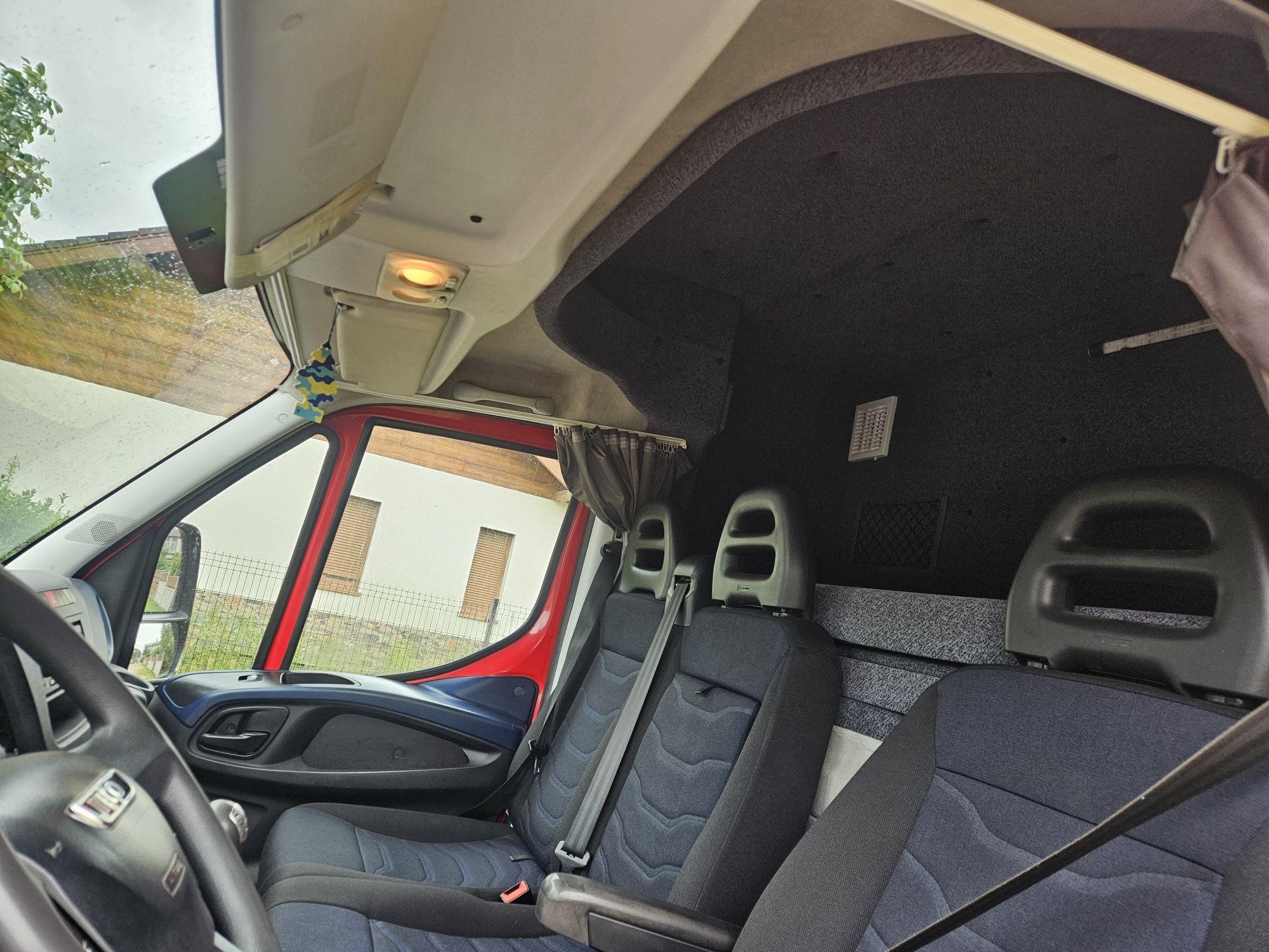 Autolaweta iveco daily 3.0 180km nowy najazd sypialnia Hak 3.5t