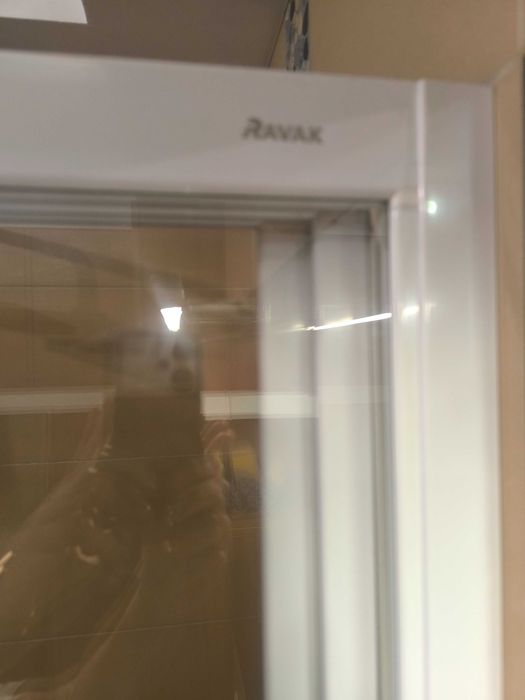 Wanna z hydromasażem wraz z parawanem nawannowym