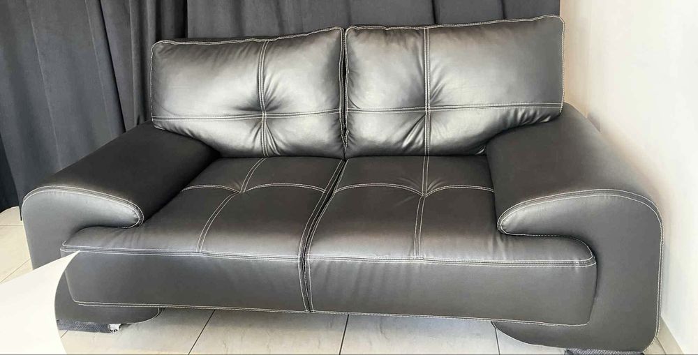 Kanapa z ekoskóry - bardzo wygodna