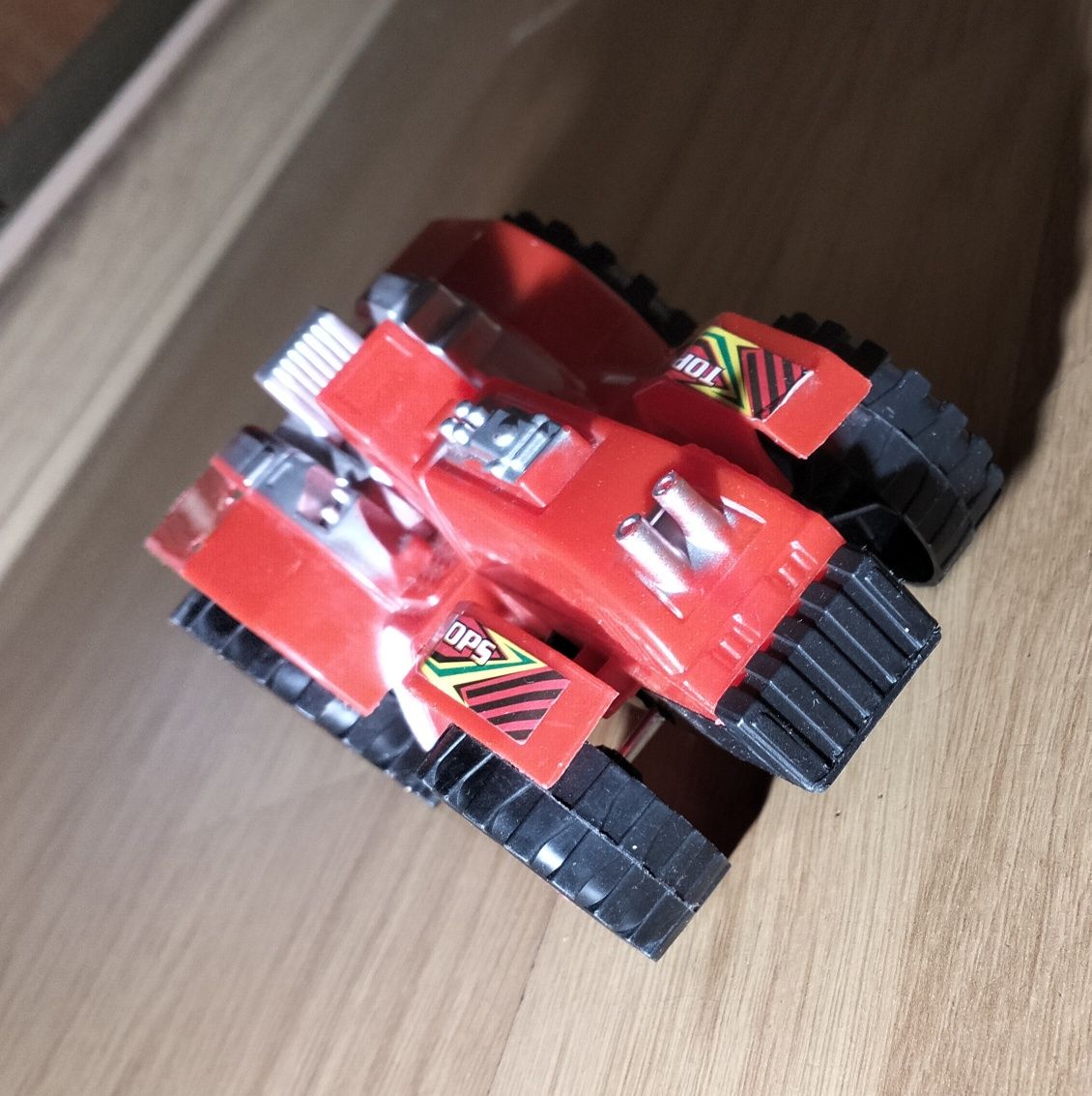 Zabawkowy traktor