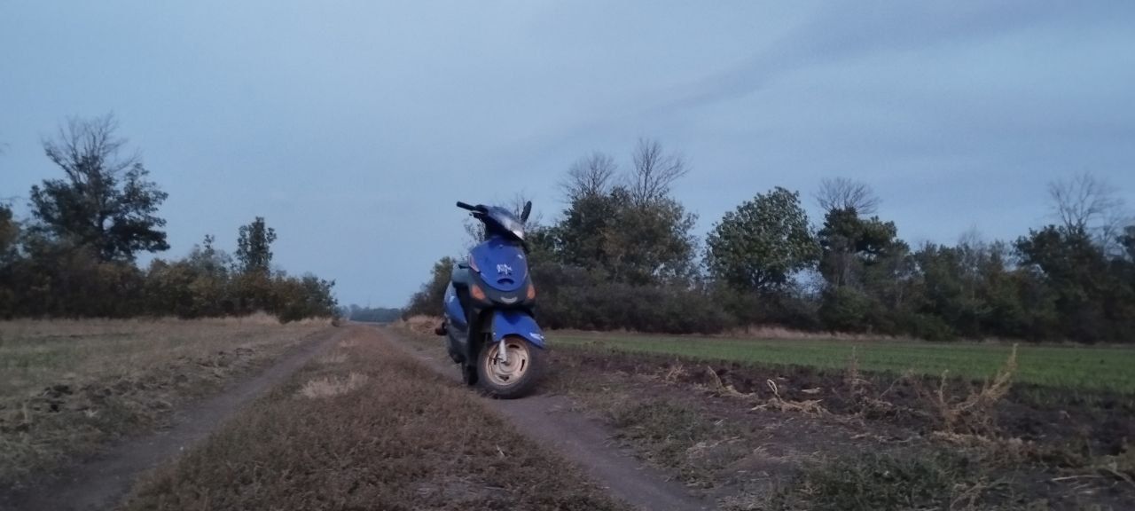 Продам мопед на ходу нужно тросік помінять