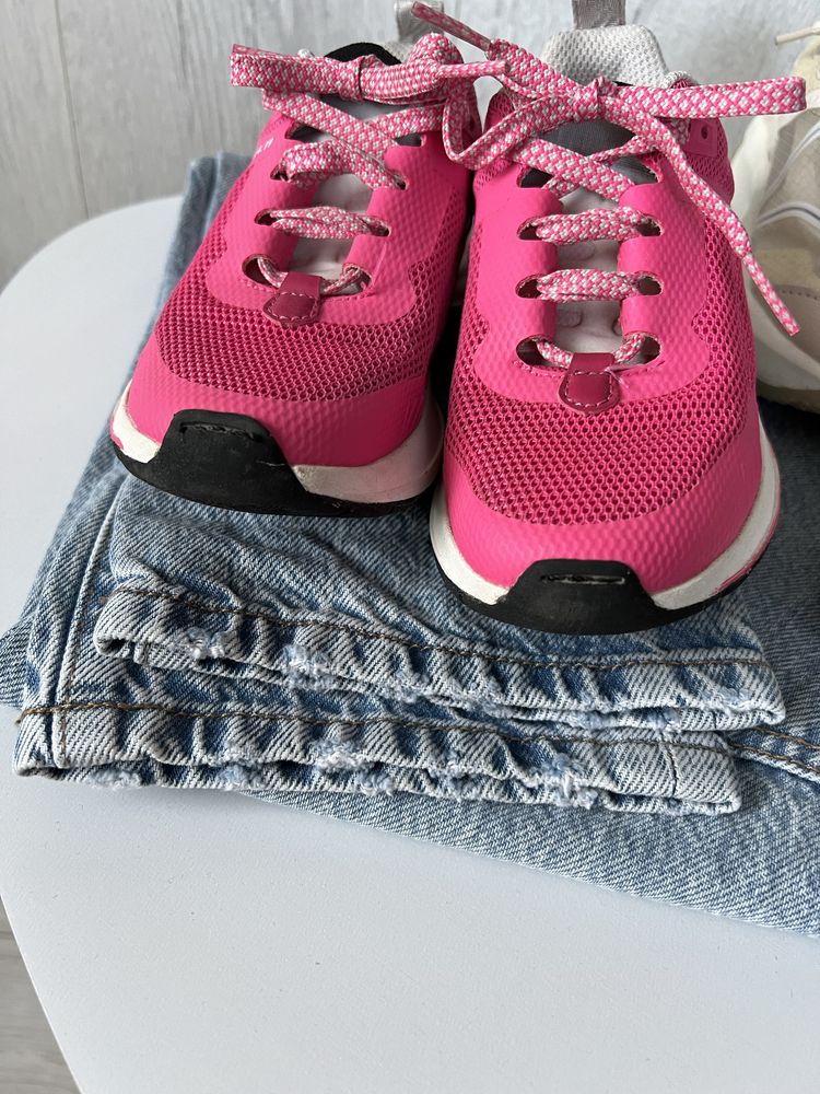 Кросівки Zara літні сітка 29, 30 рр 18,5 - 19 см рожеві беж кросовки