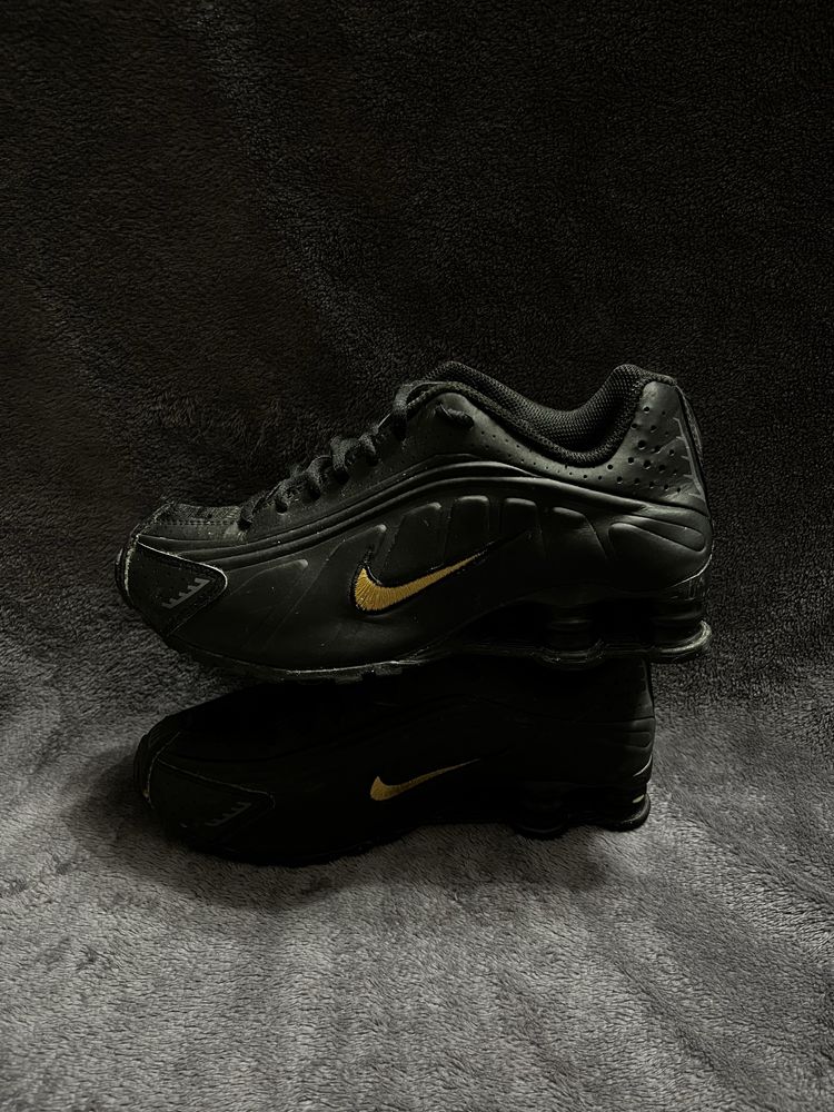 Кросівки nike shox r4