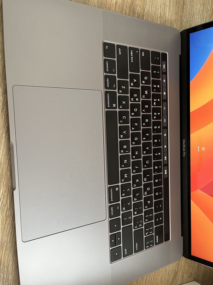 MacBook Pro 15 A1707 2017 Space Gray за (i7/16/512/Pro 560 4GB)