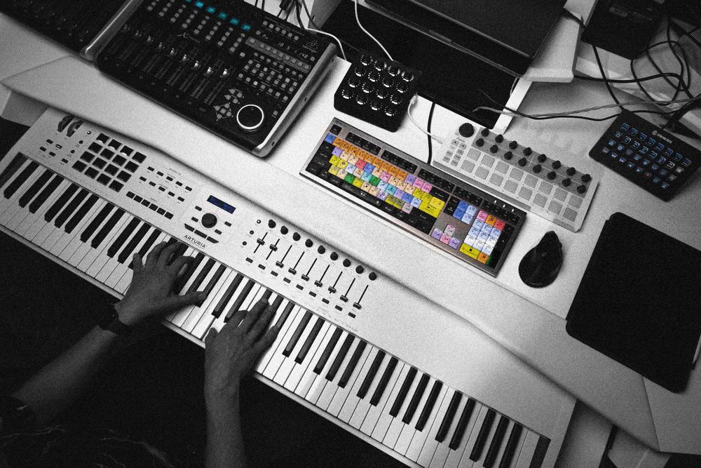 Nauka gry na pianinie / keyboardzie — akompaniament, gra z nut