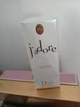 Varios perfumes de mulher