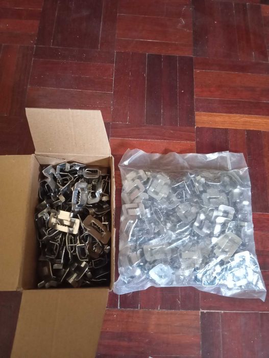 Fivelas de aço para cintas