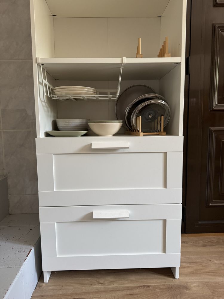 Estante IKEA Brimnes