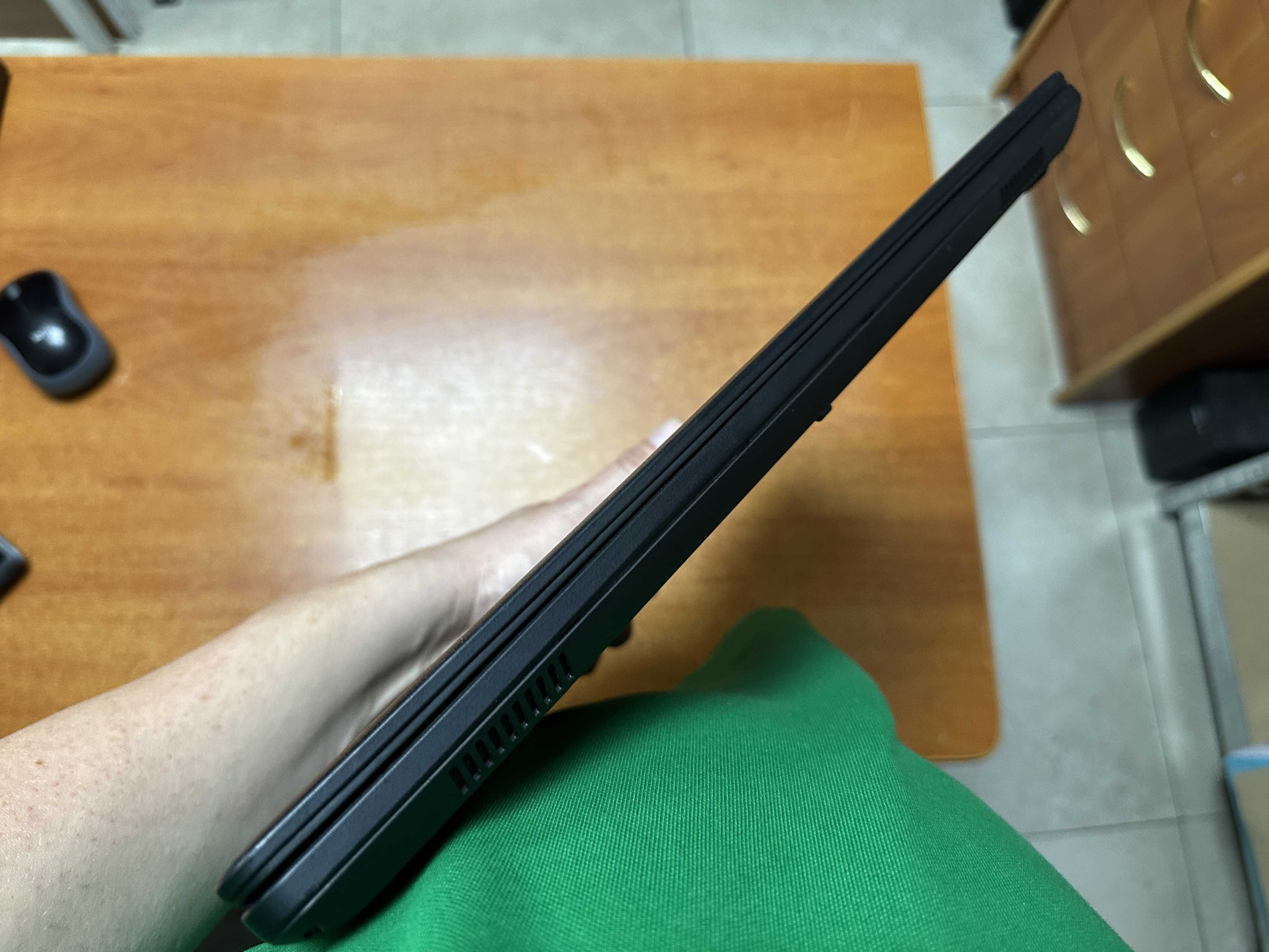 Dell Latitude E5570 i7-6820HQ 2,70GHz,16GB,512GB SSD,AMD Radeon з США