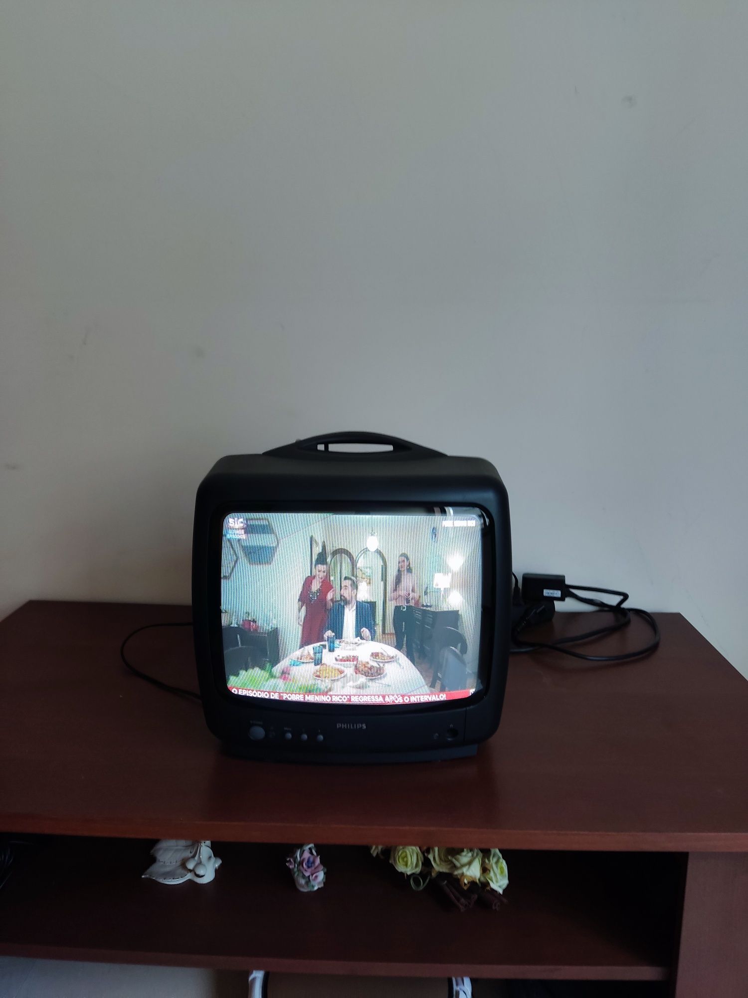 Televisão Philips a funcionar como nova