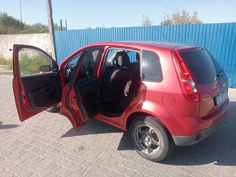 Форд Fiesta. Возможен обмен.