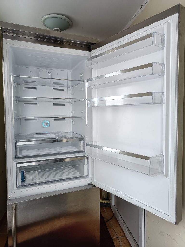 Smeg FA3905RX Chłodziarko-zamrażarka wolnostojąca