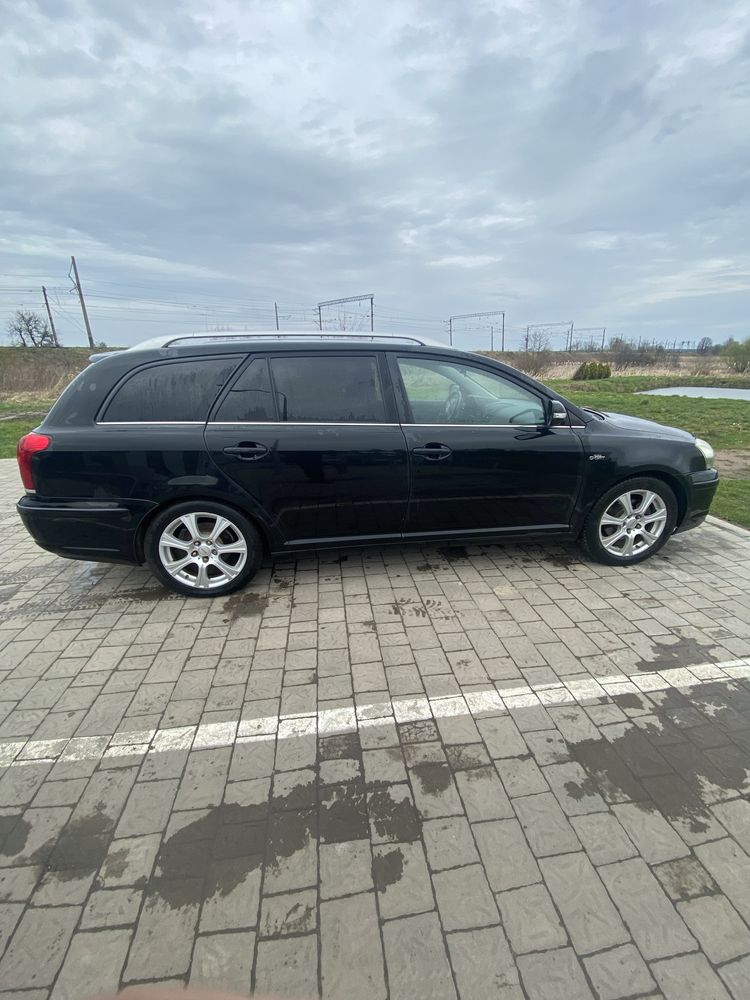 Toyota Avensis 2.2 дизель