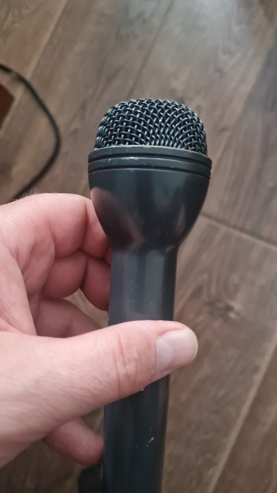 микрофон AKG D 230