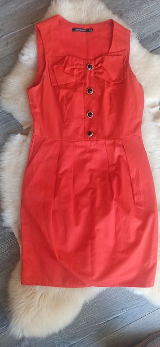 Pomarańczowa sukienka bombka