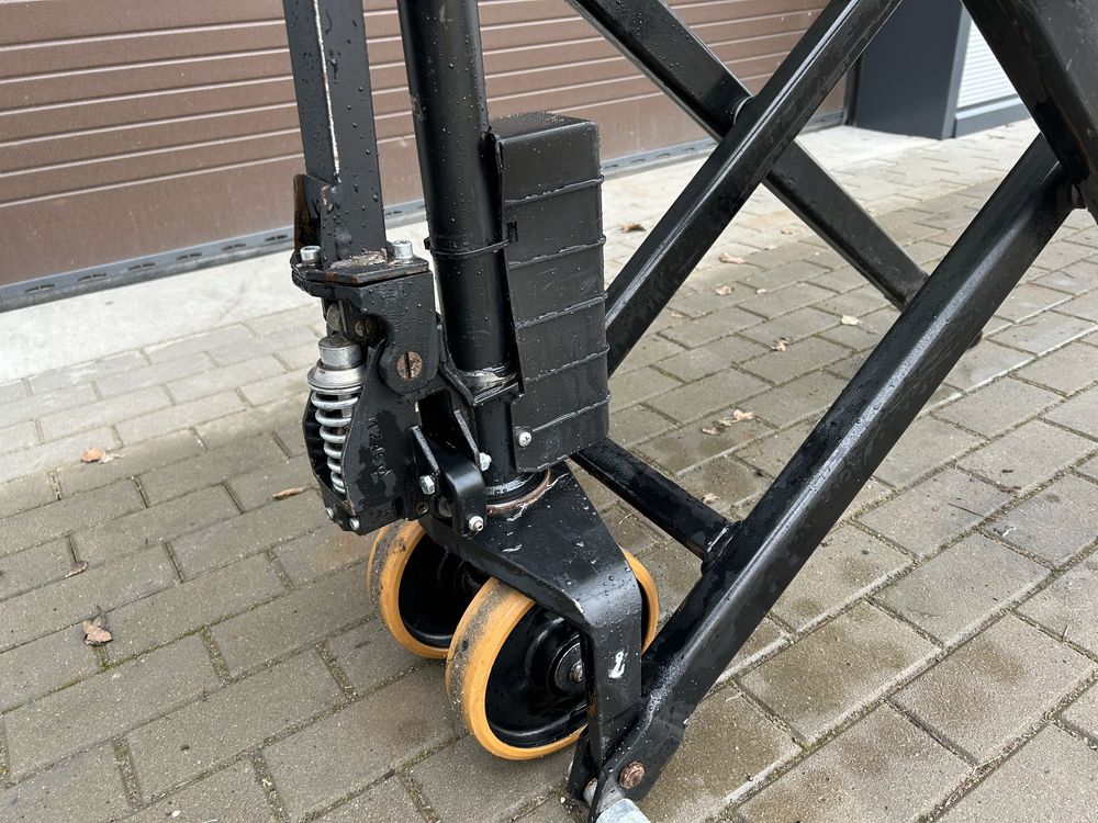 Nożycowy wózek paletowy paleciak LIFTER by Pramac HX10M