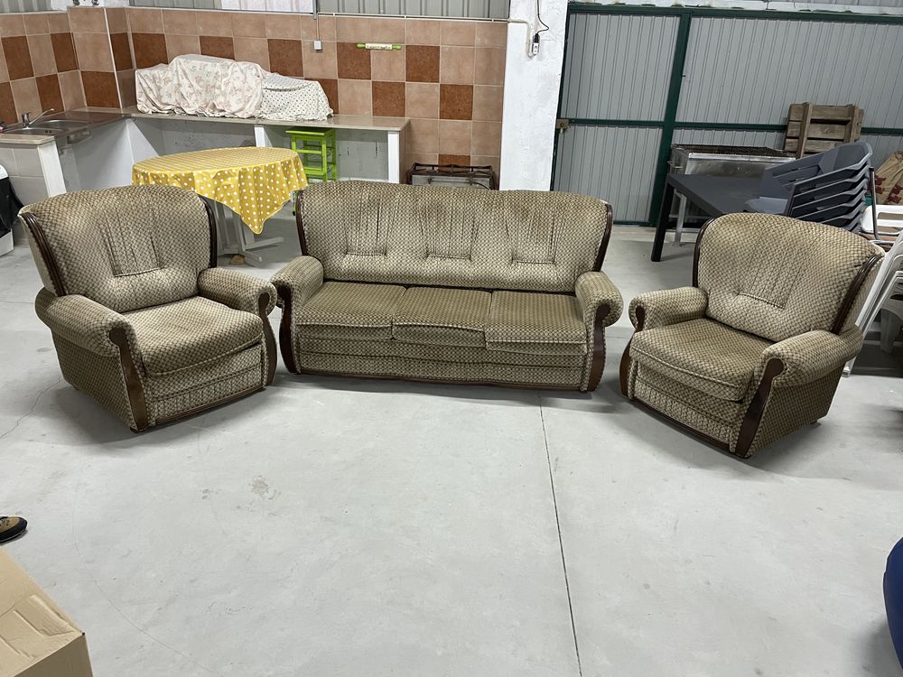 Conjunto de três sofas