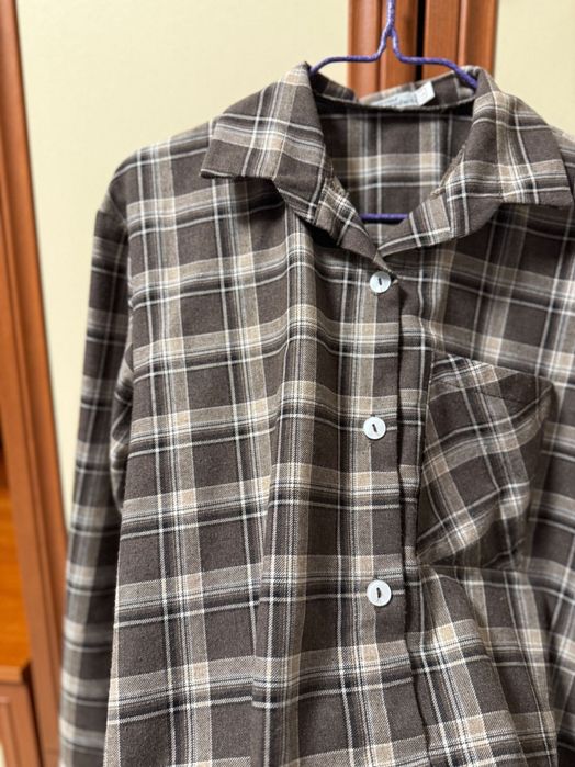 Жіноча сорочка в клітинку