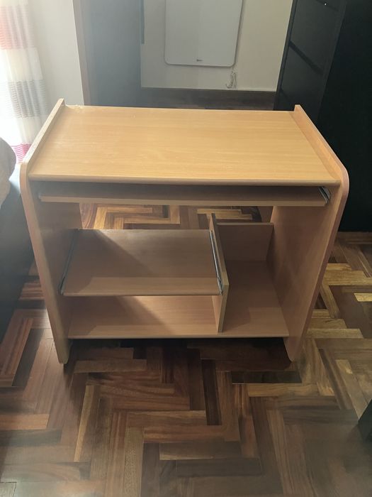 Escrivaninha / secretaria de computador