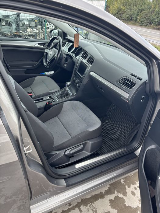 Продам VW E-Golf 24,2кВт